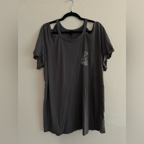 Torrid Plus Size 3 Women’s Gray Snake Graphic Cold Shoulder Tee - Picture 1 of 8